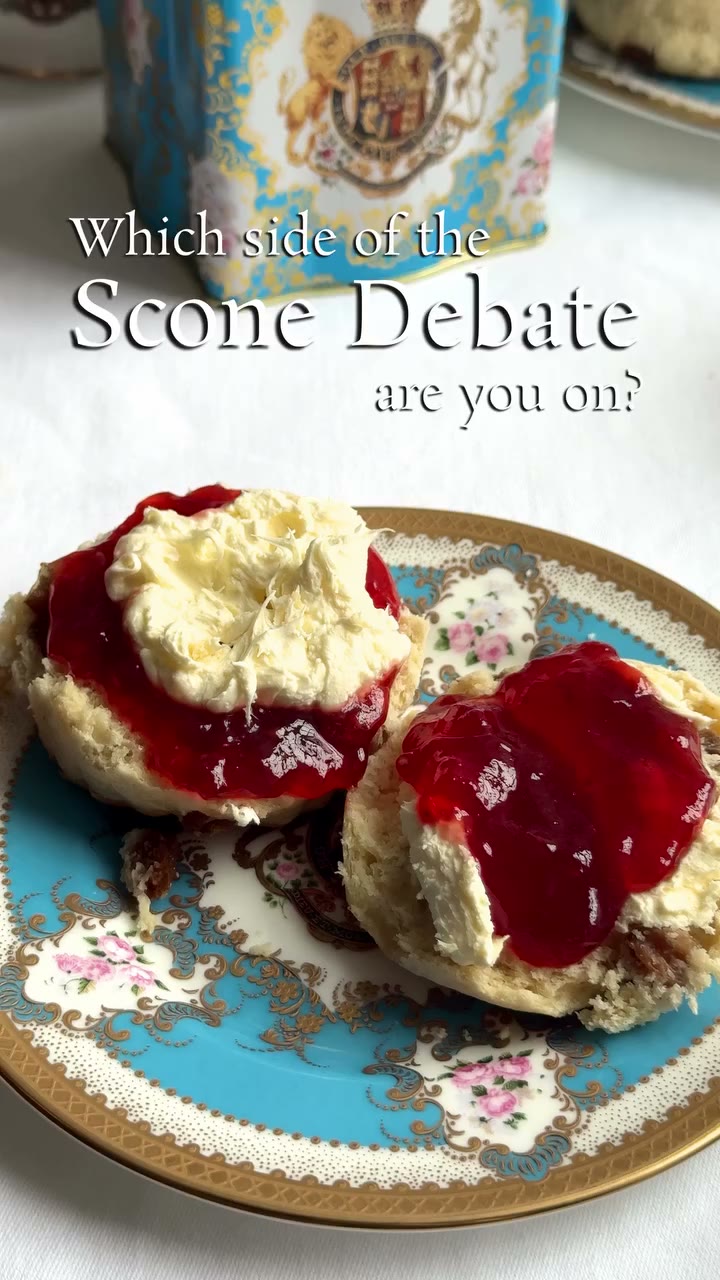 Two counties. Two methods. One perfect cream tea. 🍓 Which side of the debate…
