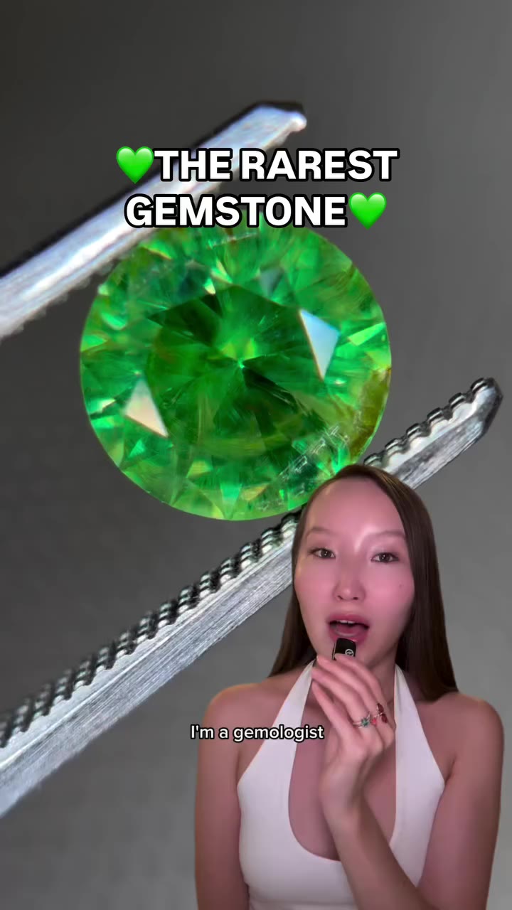 #gempedia Demantoid Garnet💚 The only gemstone where the inclusion makes it…