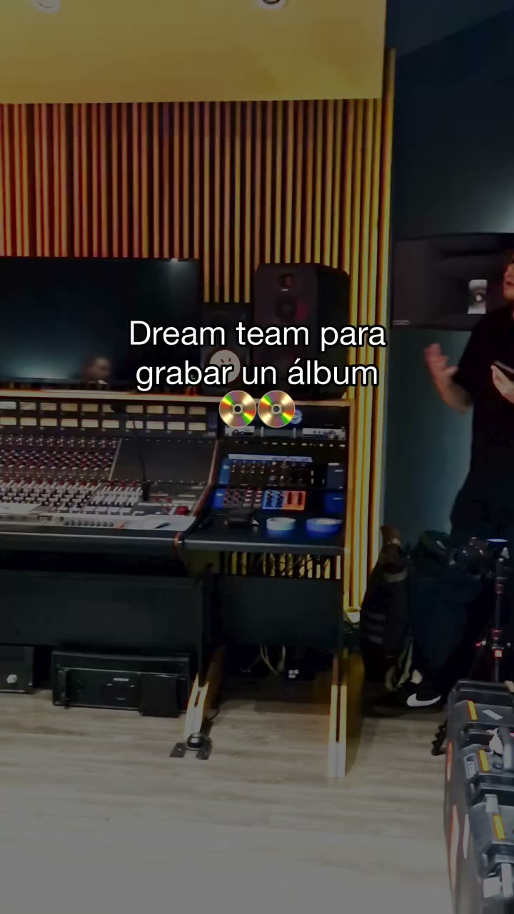 ¿Grabar con un dream team? @casablancadrivers lo consiguió. La banda fichó a…