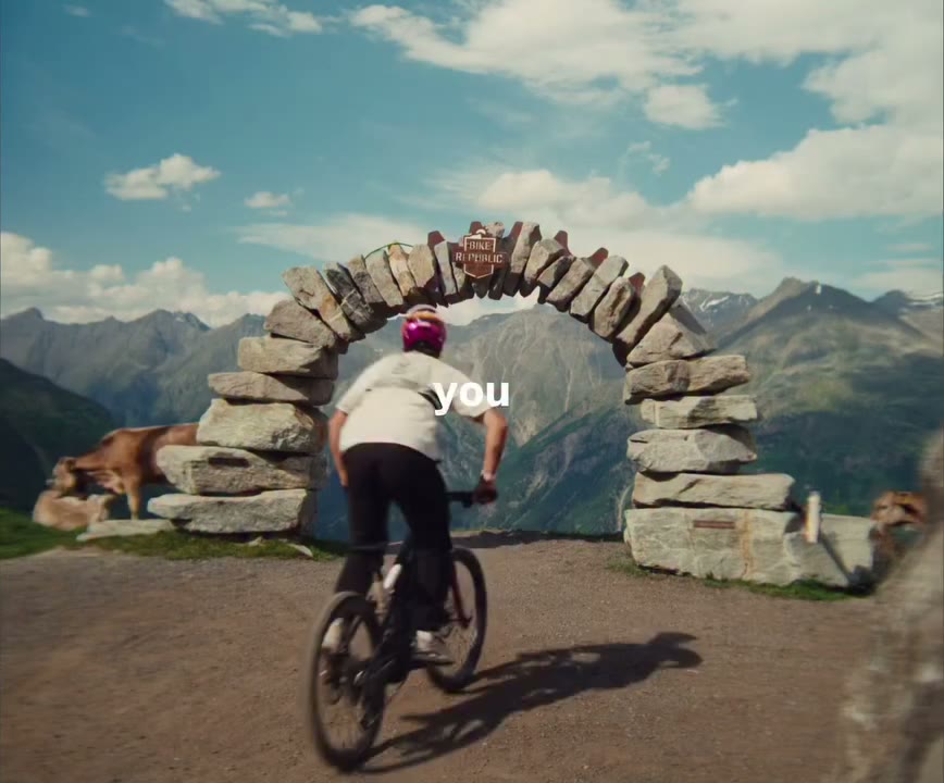 Friendly reminder to get outside and go for a ride today 🤞🏻💛🌼 Our E-RIOT…