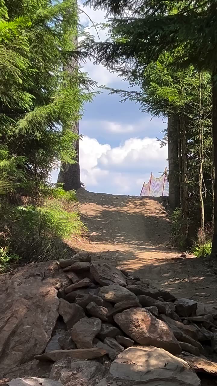 hot laps🌸🪩 @ixsmtb @ghostbikes_mtb @srsuntour_inc @deuter…