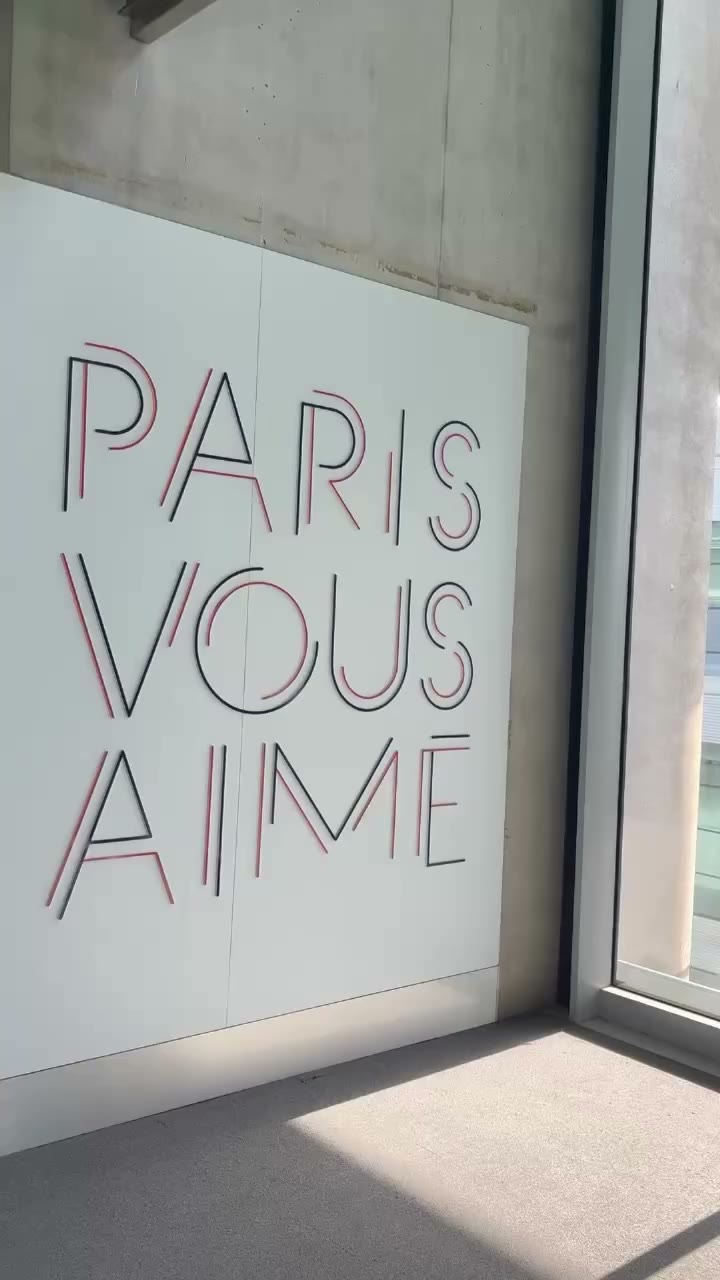 Paris Fashion Week through our eyes. A hot one. 🥵 Great to see familiar…