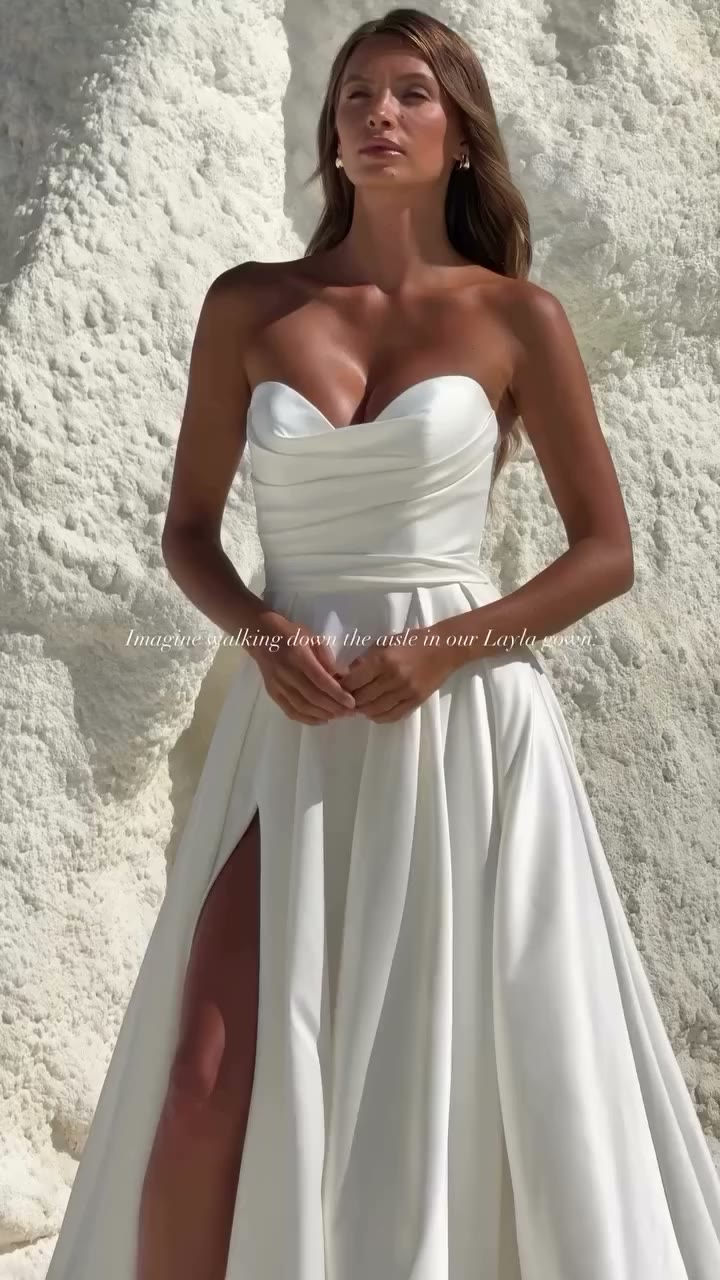 Where timeless elegance meets modern sophistication—the Layla Gown. 🤍