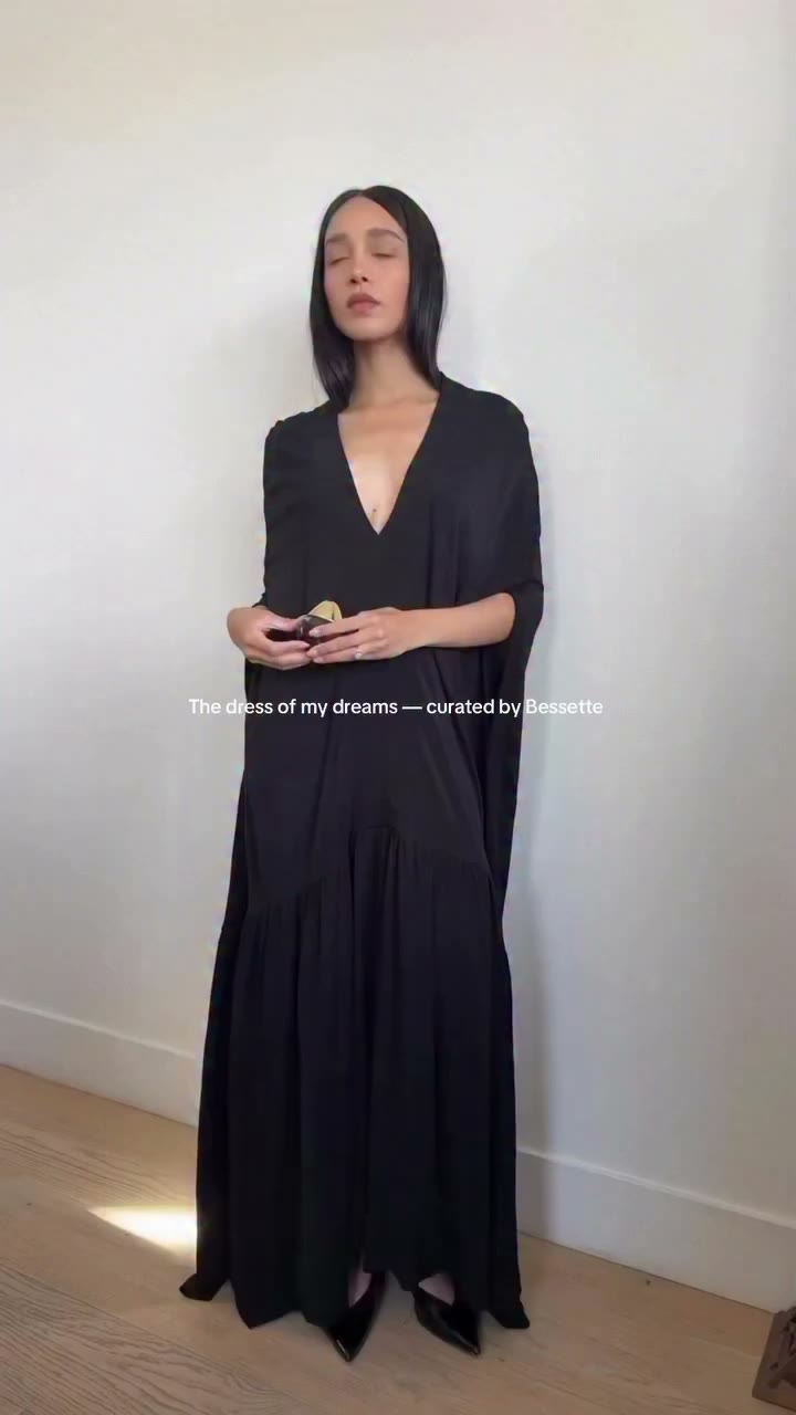 The absolutely gorgeous @lumademelo in our Poncho dress.