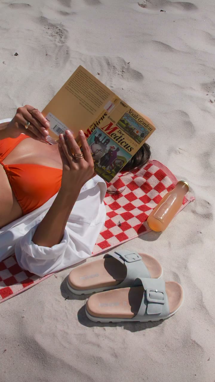 Weekend vibes incoming. #rohdeshoes #summersandals #effortlesscomfort
