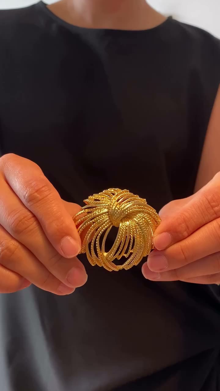 Who says brooches have to be worn the traditional way? How do you style yours?…