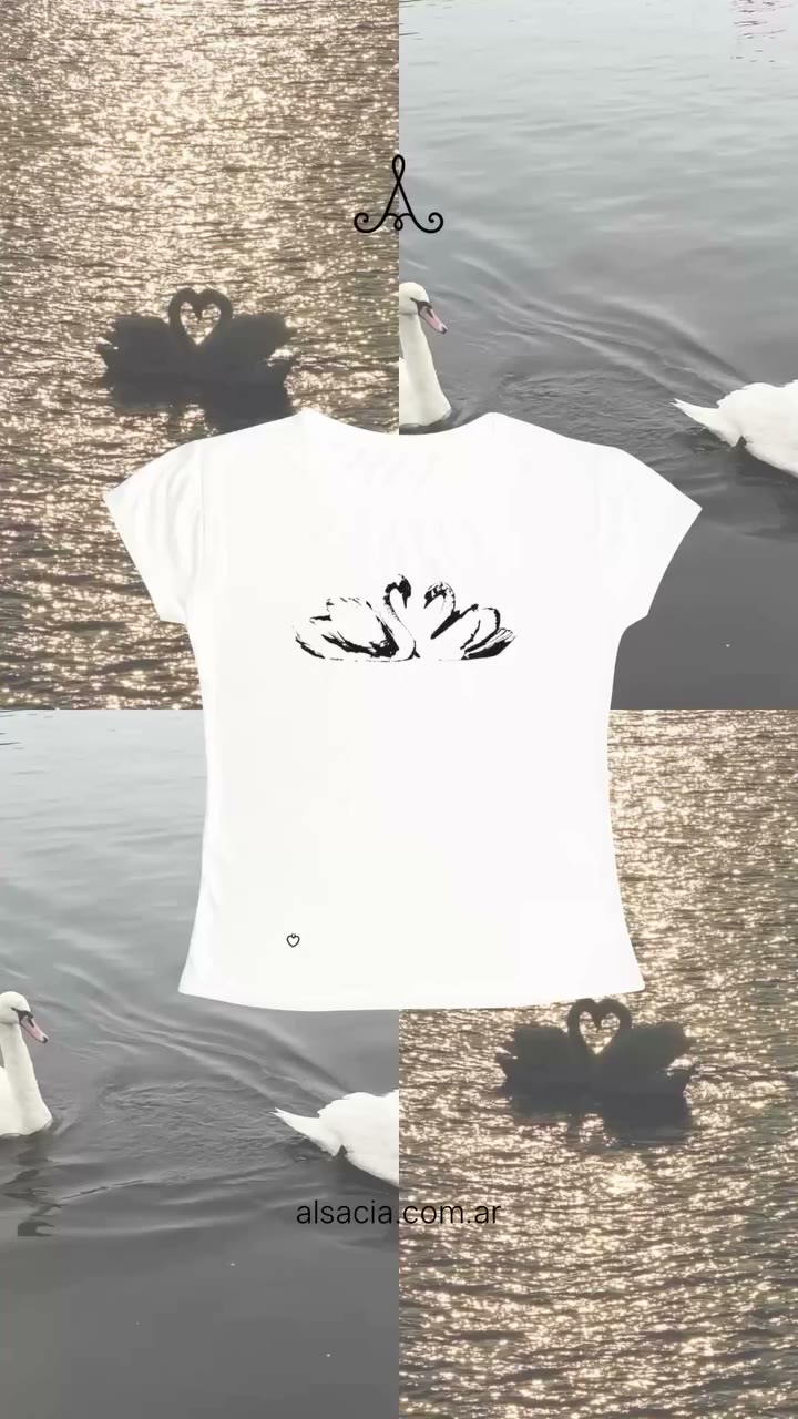 Like a kiss of life… but it’s a baby tee 🤍 Elegí tu baby tee favorita y…
