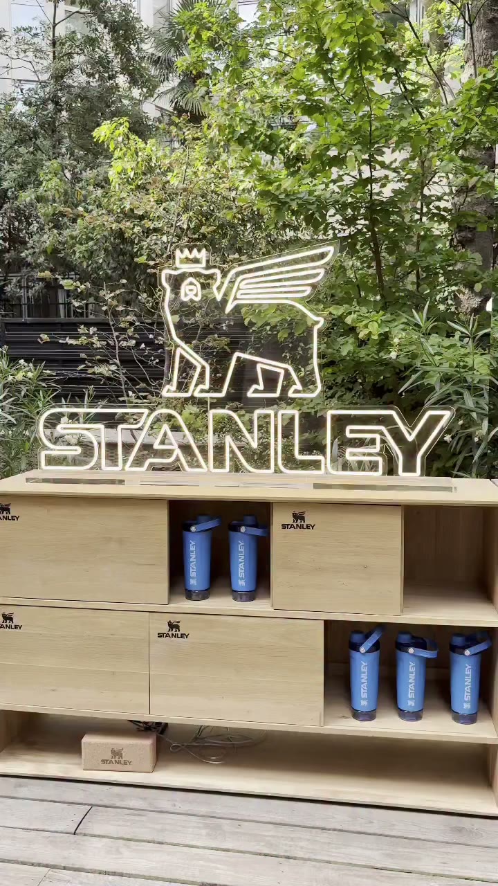 The best way to start the day : a pilate session with @stanley1913_europe🧘🏻‍♀️