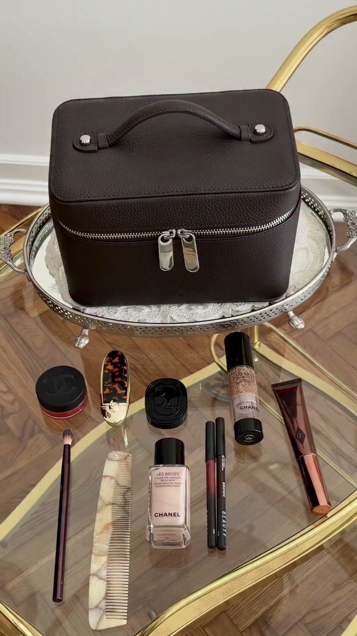 Make-up bag by @juna.bags 🤎