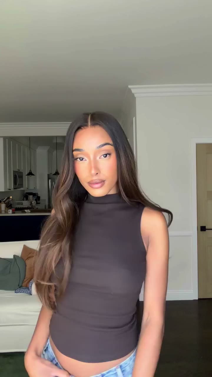 New me with @hairvivi_official Still rocking @angelalvarado ‘s glam $40 off…