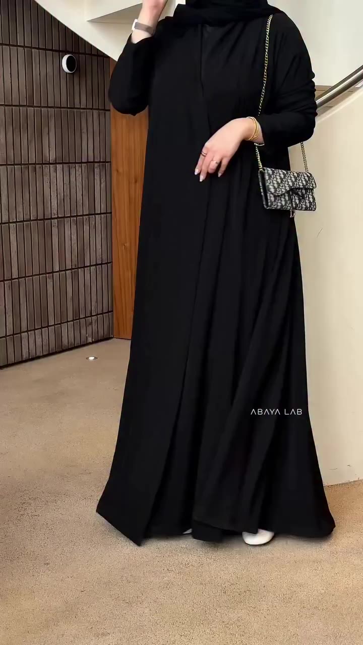 ⁨ ⁨ هالعباية اذا مابردت عليج حرارة الصيف؟ رجعيييييييييها موقادره القى وصف لخفة…