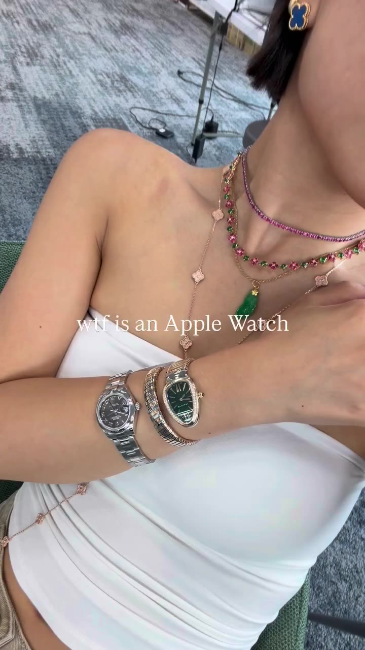 I love Apple Watch . . . #prelovedluxury #vintagehermes #watcheslovers…