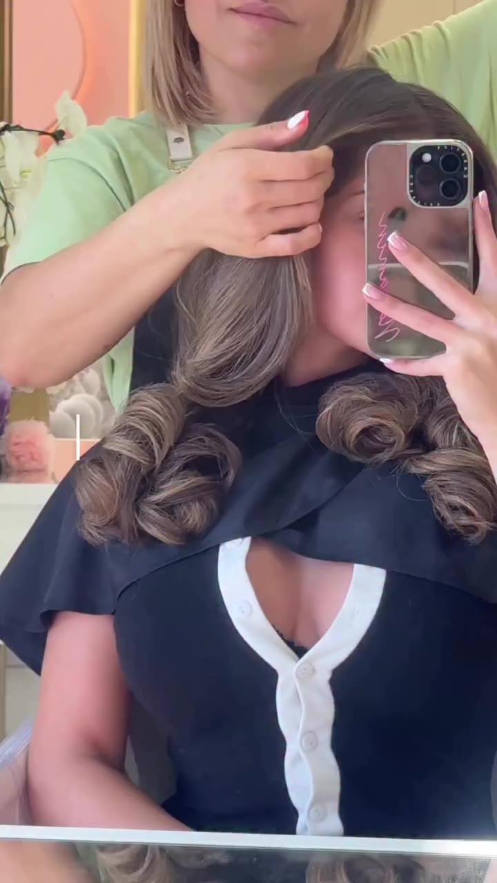 Chrome French tips + blowdry with the best @ohlalanaillounge 🎀