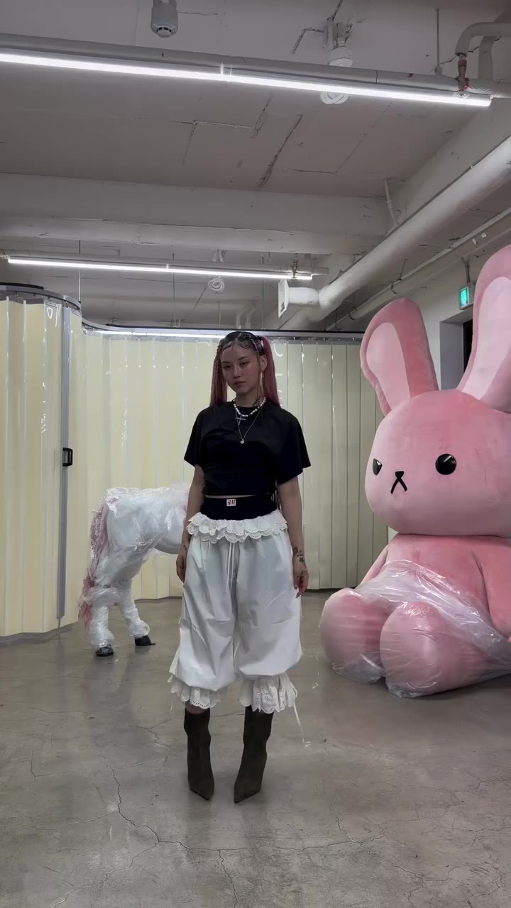 @melovemealot created art for @hm 🦄 You can see them in real at H&M seongsu…