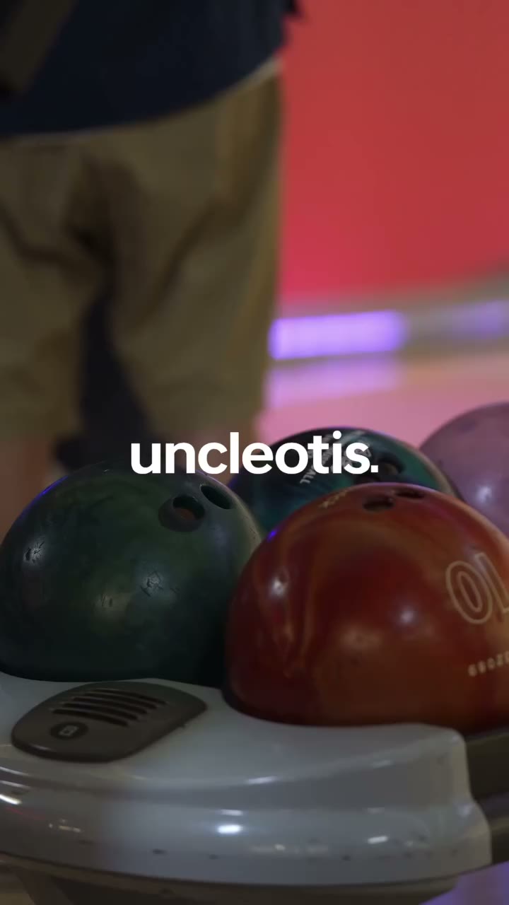 Good times and terrible form: just a casual roll with the Uncle Otis crew. 🎳