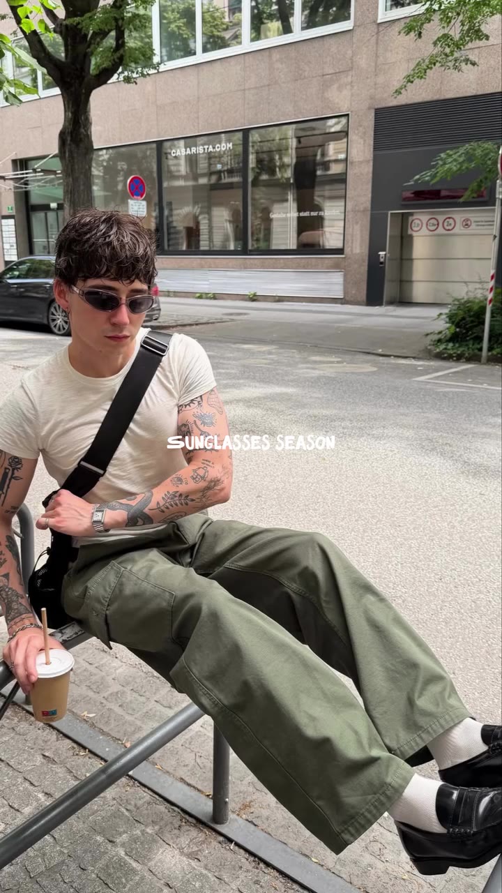 Sunglasses season . . roode_fits for more! . . . #roodefits #summeroutfits