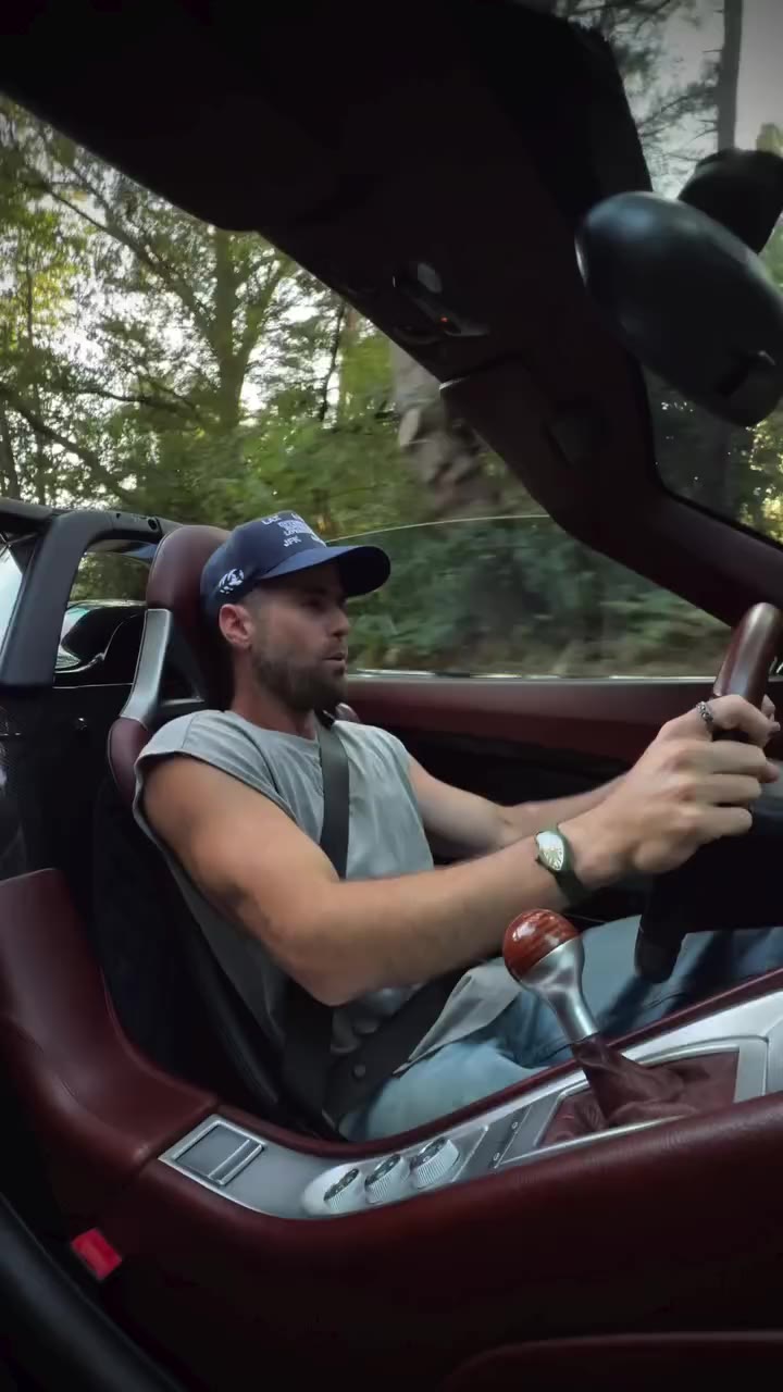 Out trolling in my Carrera GT - luckily I didn’t do it hangry thanks to @huel…