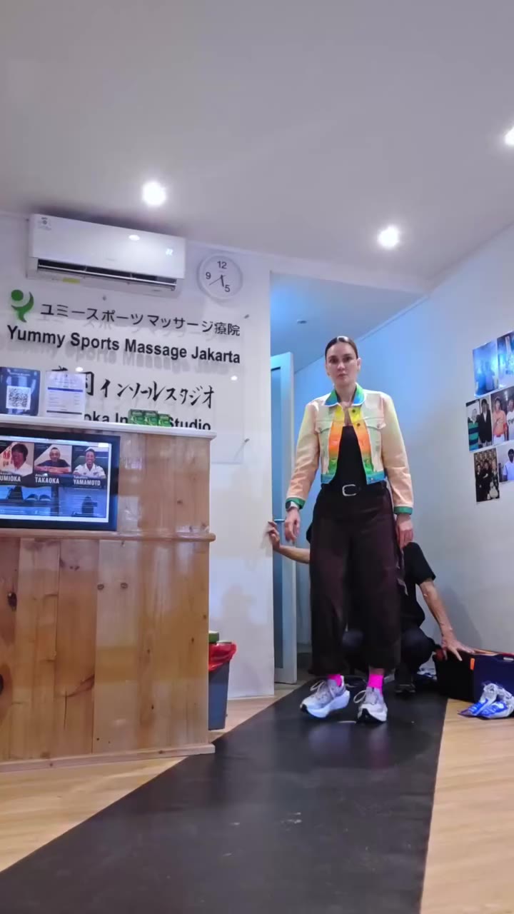 Plot twist: Yang bikin kamu sering pegel-pegel ternyata… sepatu kamu sendiri👟💥