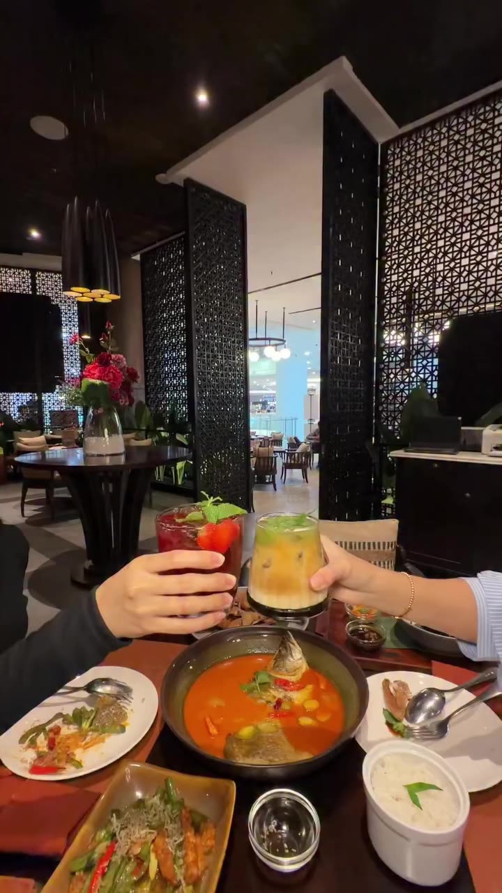 Satu restoran, seribu rasa Nusantara! @seriburasa_id menghadirkan kekayaan…
