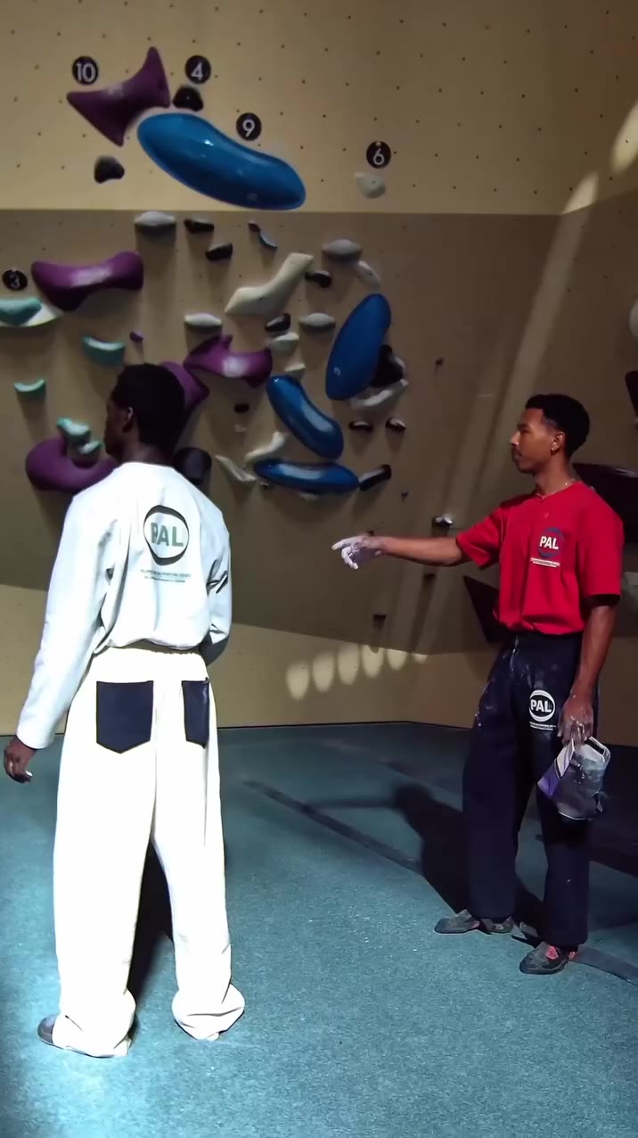 Pal hangs out with Yaw Tieku on a talk about bouldering: "It's a way to train…
