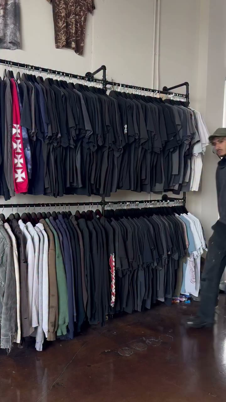 behind the scenes 👨🏽‍💻 @tryhauly shows me exactly what pieces I own and how…