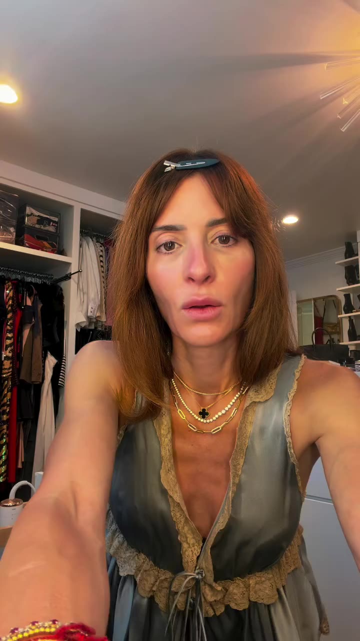 The long- awaited makeup tutorial no one asked for 💋💄💅🏼😂 You’re welcome…
