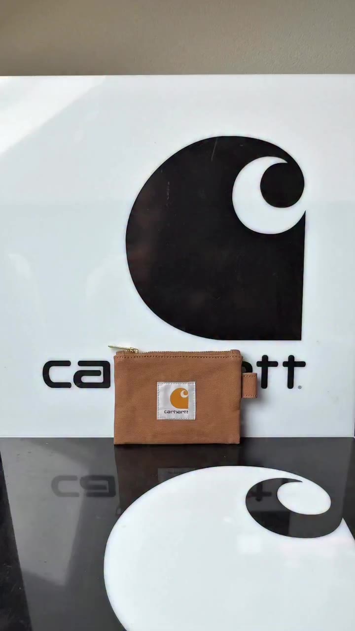 The Carhartt WIP Pouch set🧡! I love these small bags and they’re handy aswell…