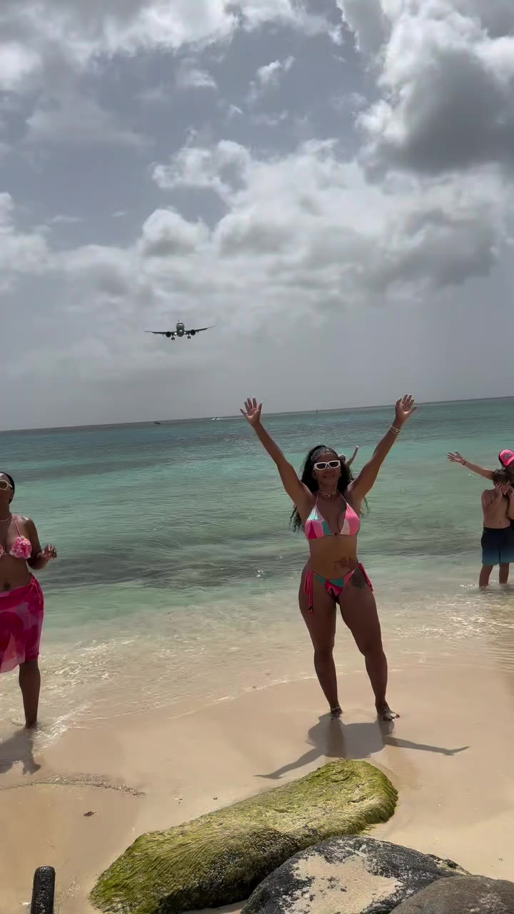 Came for the cute airplane pics… @ceo_mrsb almost left with no phone, no ID…