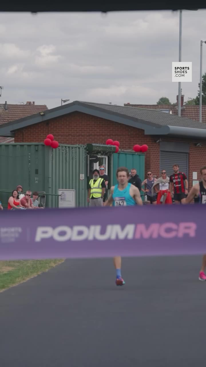 What a finish 🤯 @tomjdodd takes the win in a sprint finish against…