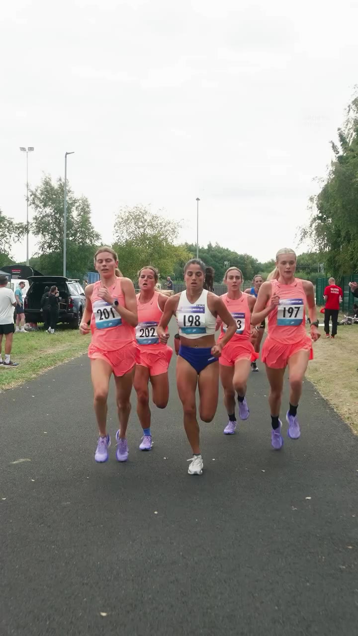Here come the girls 👑 The women’s elite race was a well fought battle, with…