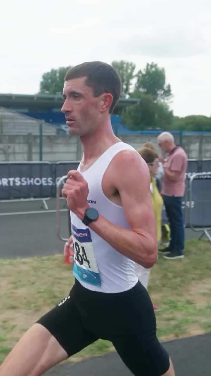 Some run today from @jimmywhelann, running 13:50 at the first SportsShoes…
