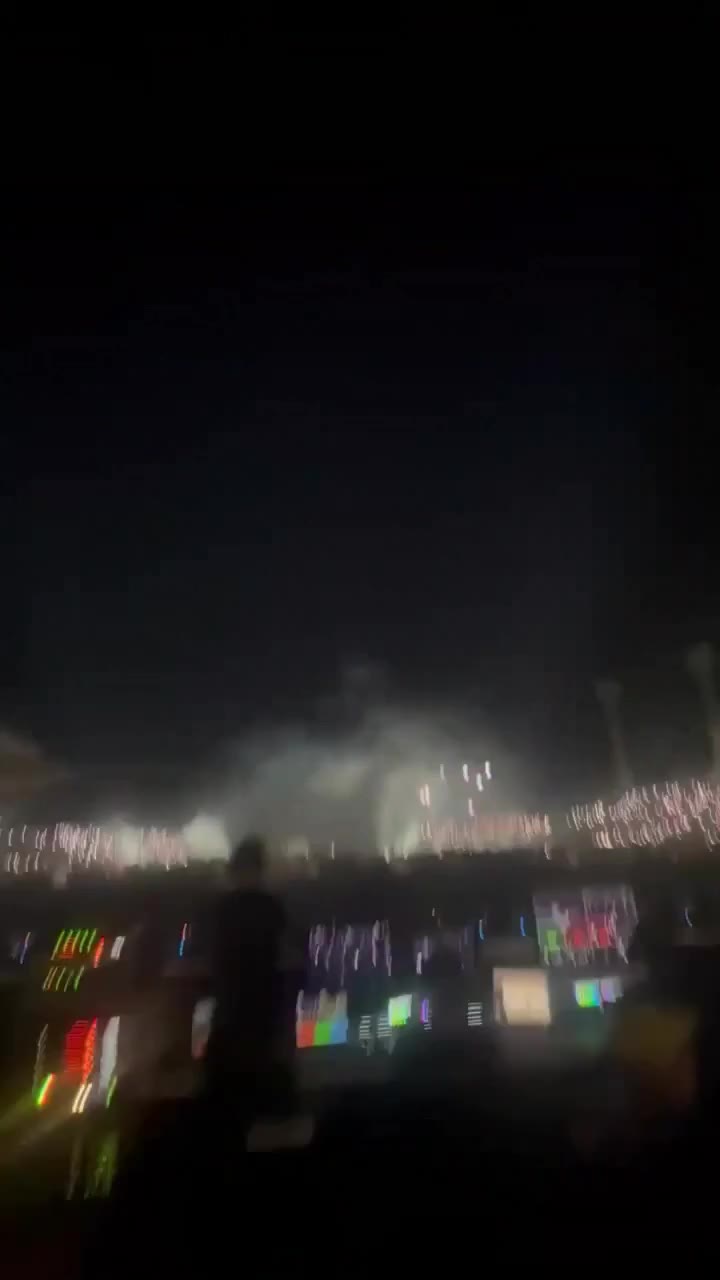 The pyrotechnics during Ye’s performance of “All Of The Lights” 🎇