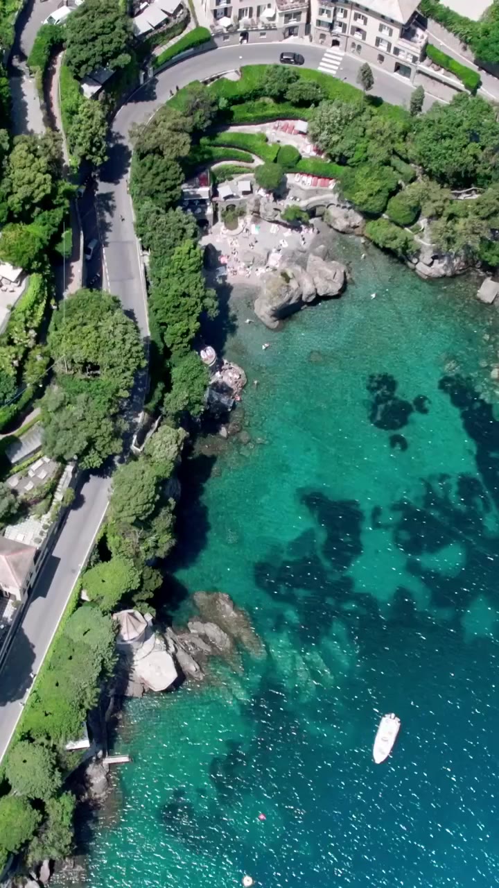 #Kartellwander Portofino - Shades of Italian Riviera Hidden within a secret…