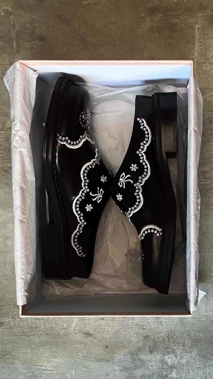 Shoes to make a statement in this season: Dries Van Noten, BIRKENSTOCK, Simone…