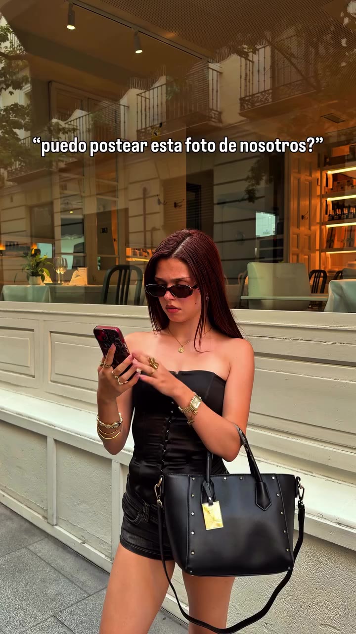 se debería preguntar o simplemente postear la foto y ya? 🤔 #amigos #humor…