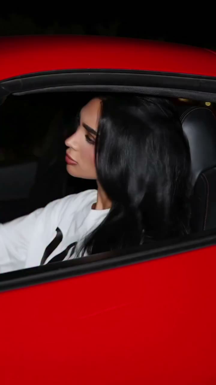 🏎️🖤💋 #Cy8elle #CybelleBouChaaya #Seher #سحر #Ferrari