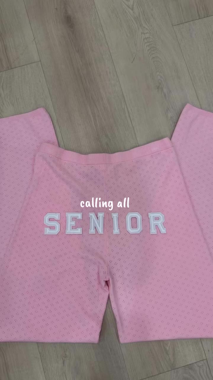It’s senior szn !! Time to start the school year off with some style 🎉🛍️…