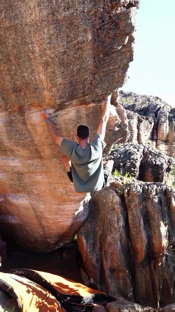 Mooiste Meisie, 8B FLASH for @janluca.posch !!!! “22 degrees Celsius, just 2…