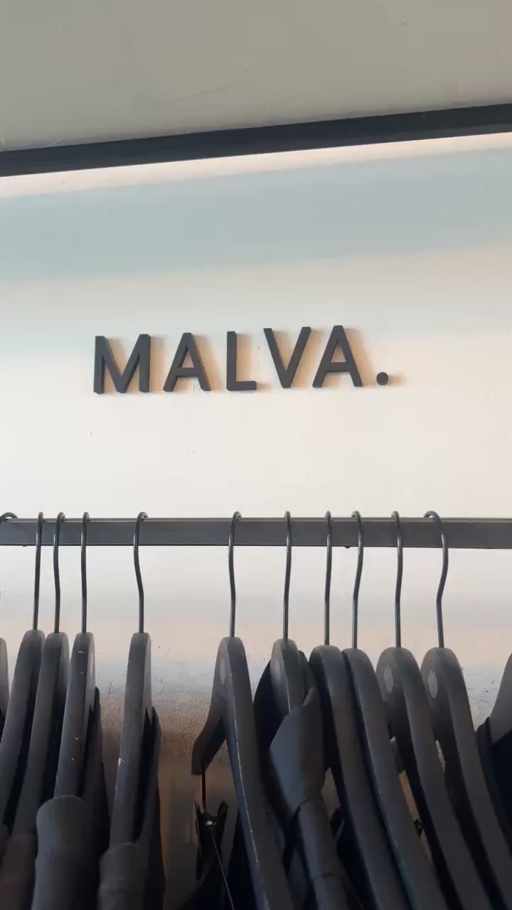 VIVO 19.08.26 LAYERING ¡The Archive Sale es mañana! Tres días. Piezas que no…
