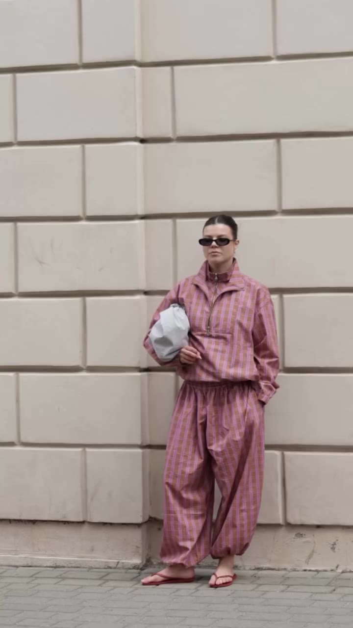 Discover Florence Blush, soft cotton, a relaxed fit and Havaianas for an easy…