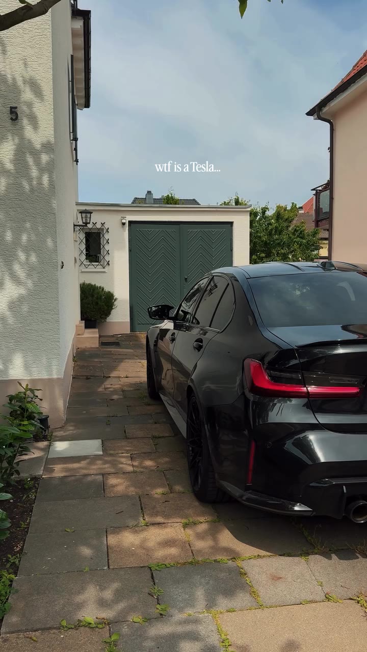Wait for the sound . . . . . #menswear #streetstyle #bmw #bmwm3 #mensweardaily