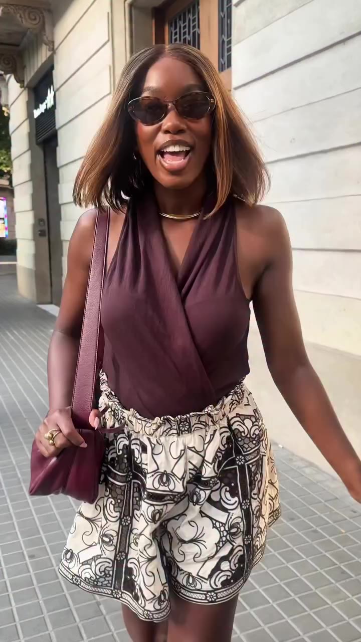 BARCELONA OOTD 🇪🇸 What I wore for a day riding the cable cars and exploring…