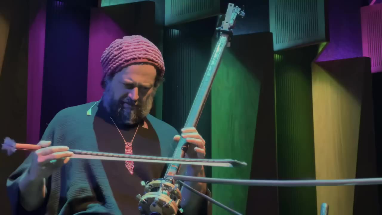 Görkem Şen and the Yaybahar, bending sound somewhere between the physical and…