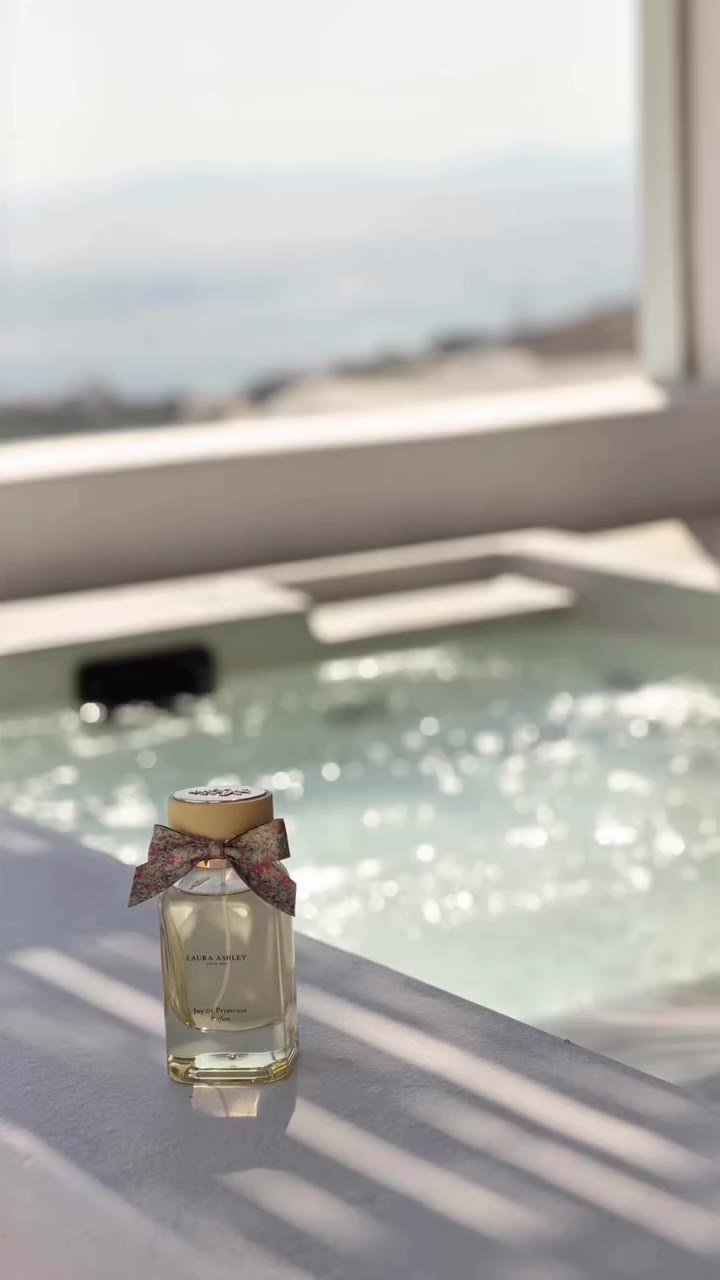 Every holiday deserves a signature scent. Joy of Primrose is made for carefree…