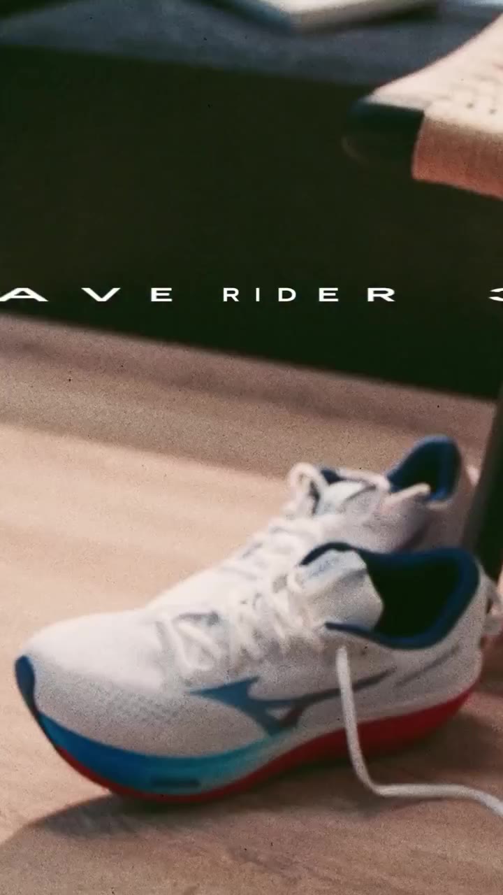 . 「WAVE RIDER 30」定番カラー発売中。 30年の鼓動が生んだ、揺るぎない信頼をその足に。 日々のランに寄り添い、走りを次なる高みへ。…