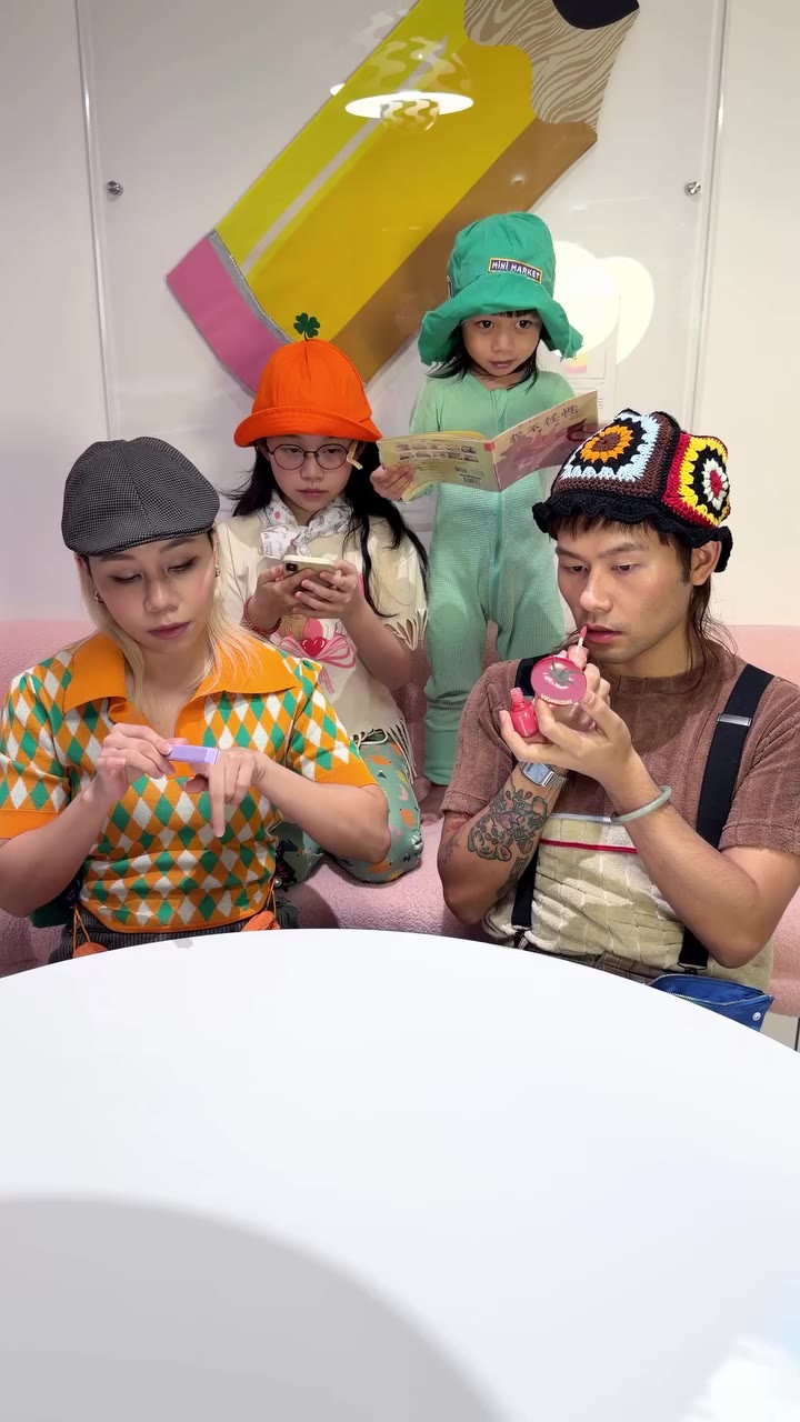 星星人农场系列疗愈两代姐弟👩‍🌾🧑‍🌾 没想到周末跟家人一起开箱盲盒，竟然可以这么开心！ 一周上班的压力，好像在看见可爱星星人的瞬间被治愈了🥹🌱…