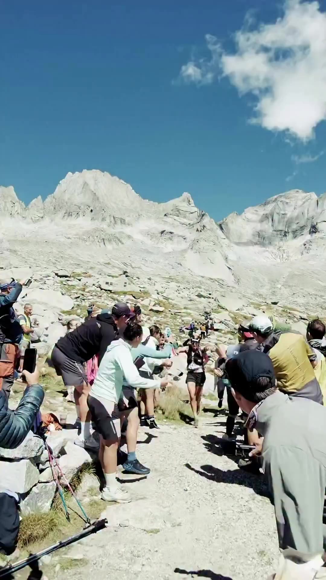 No time to lose. In the rush of an aid station, on @lucille_germ1’s way to the…