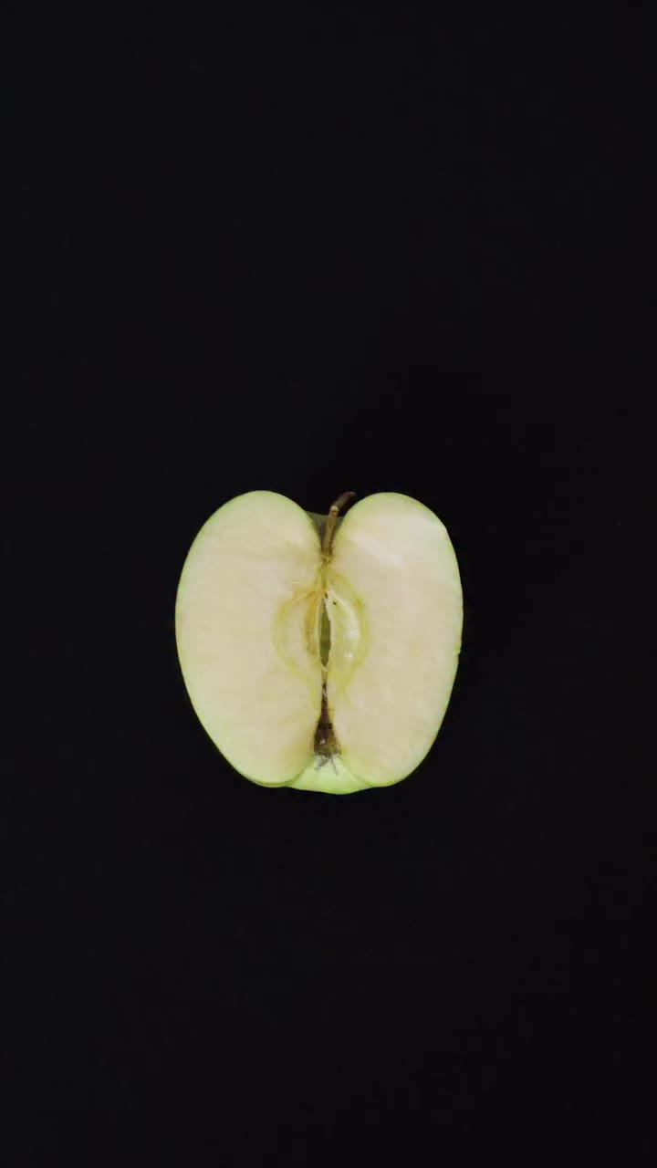Less about the colour. More about the shape. Abanico M in Greige.