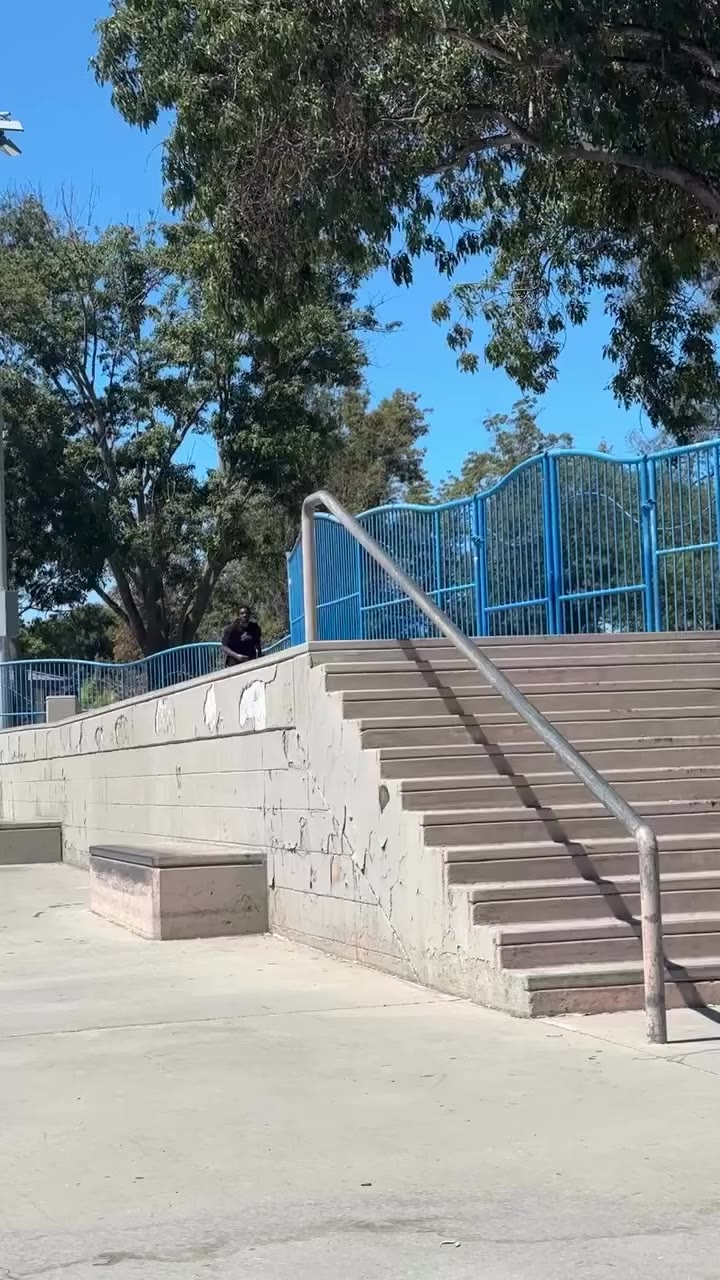 A Hardflip made easy by STIX SGV team rider JonJon! 🙌 @jonathan_skates 📹…