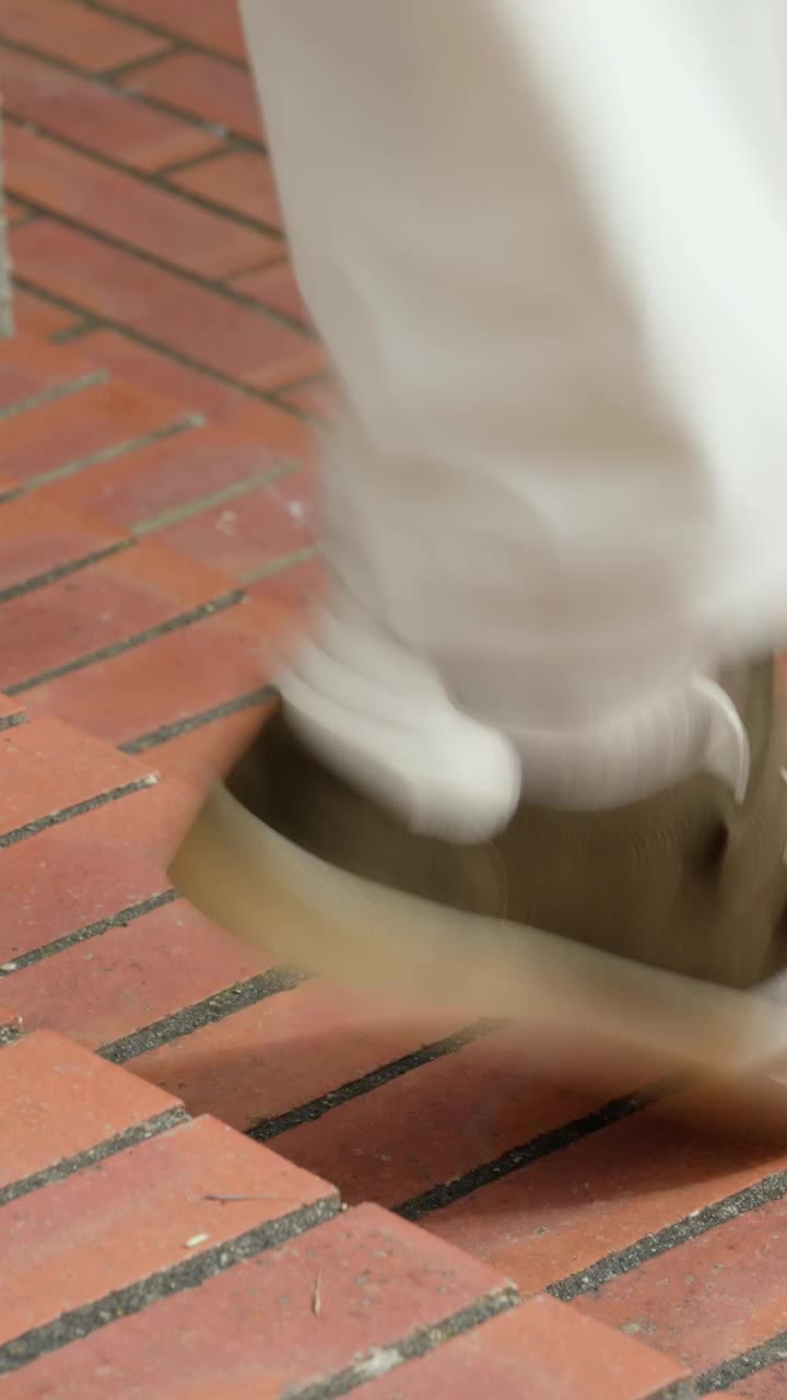 Meet your new everyday sneaker: Björn.